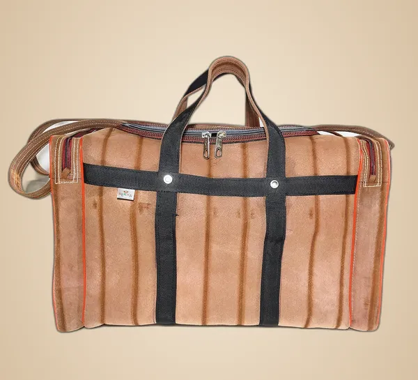 Spanish_Red_Washable_Duffle_TravellingPolyester_Bag_62_Ltr_With_2_Full_Size_Pocket_(_13"14"_)