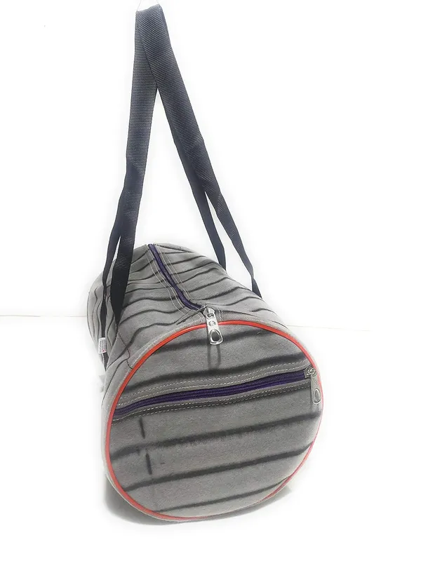 Vulture_Grey_Washable_Duffle_RoundPolyester_Bag_For_Luggage_Travelling/Picnic/Storage/ShoppingPolyester_Bag_35_Ltr_With_2_Side_Pocket_(_11"X15"_)