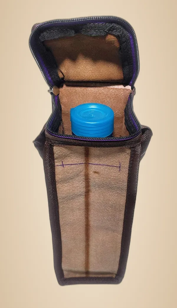 Spanish_Red_Daily_Use_1L_School_And_Office_Round_Zipper_Bottle_CoverPolyester_Bag_Durable_With_Feature_Of_Temperature_Maintain_(_5"X10"_)