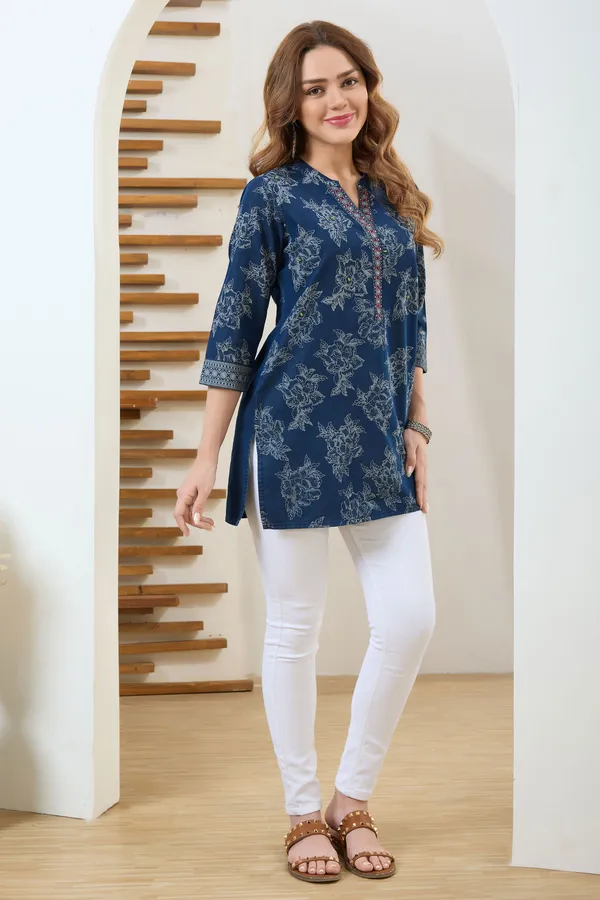 Trendy_Denim_Grey_Wash_Print_And_Thread_Work_Short_Tunic