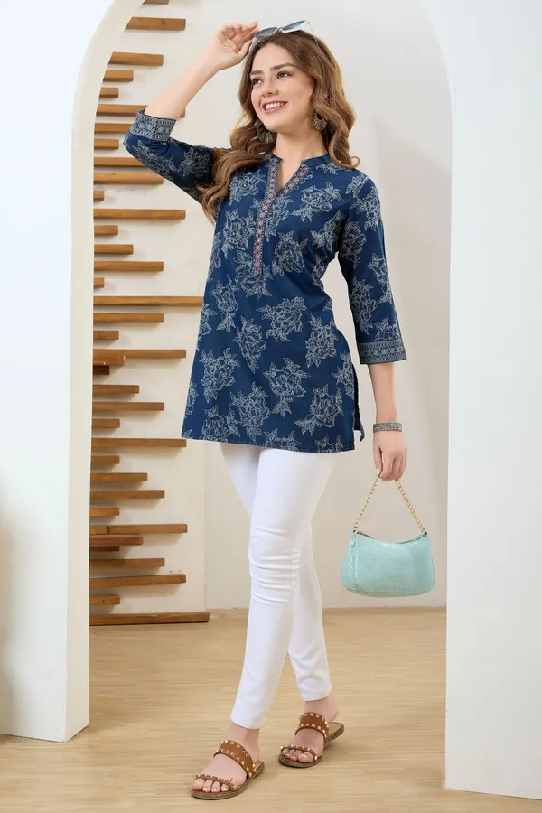 Trendy_Denim_Grey_Wash_Print_And_Thread_Work_Short_Tunic