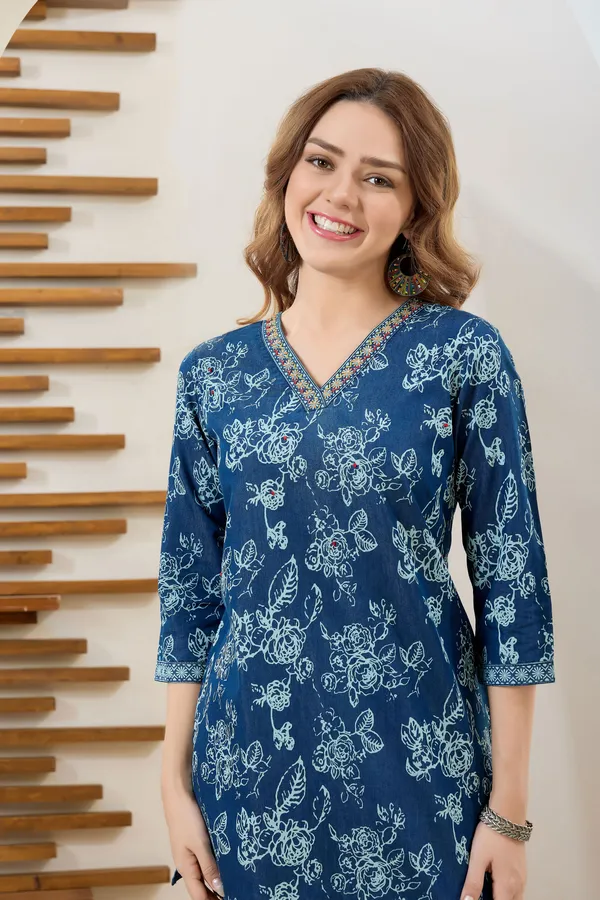 Trendy_Denim_V_Neck_Blue_Rose_Print_With_Thread_Work_Short_Tunic