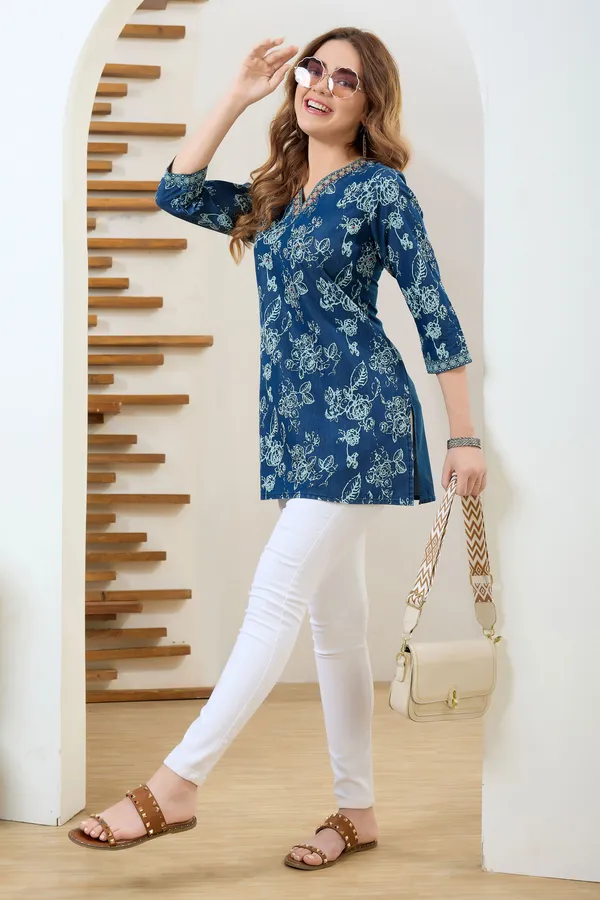 Trendy_Denim_V_Neck_Blue_Rose_Print_With_Thread_Work_Short_Tunic