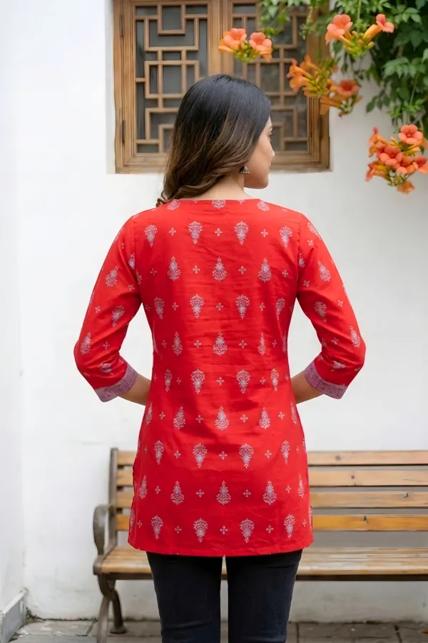 Womens_Red_Rayon_Short_Kurti_with_Ethnic_Motif_Print_and_V_Neck