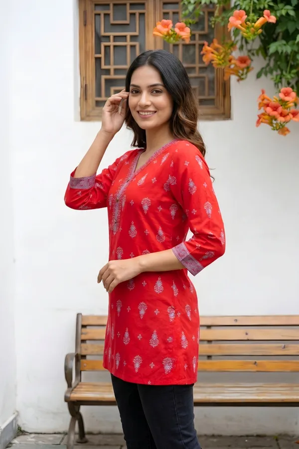 Womens_Red_Rayon_Short_Kurti_with_Ethnic_Motif_Print_and_V_Neck