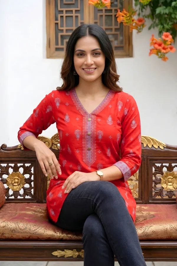 Womens_Red_Rayon_Short_Kurti_with_Ethnic_Motif_Print_and_V_Neck