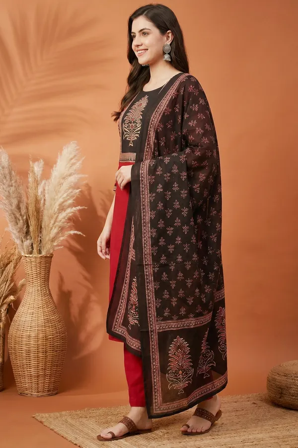 Red_Jaipuri_Cotton_Kurta_Pant_Dupatta_Set_With_Printed_Yoke_And_Dupatta