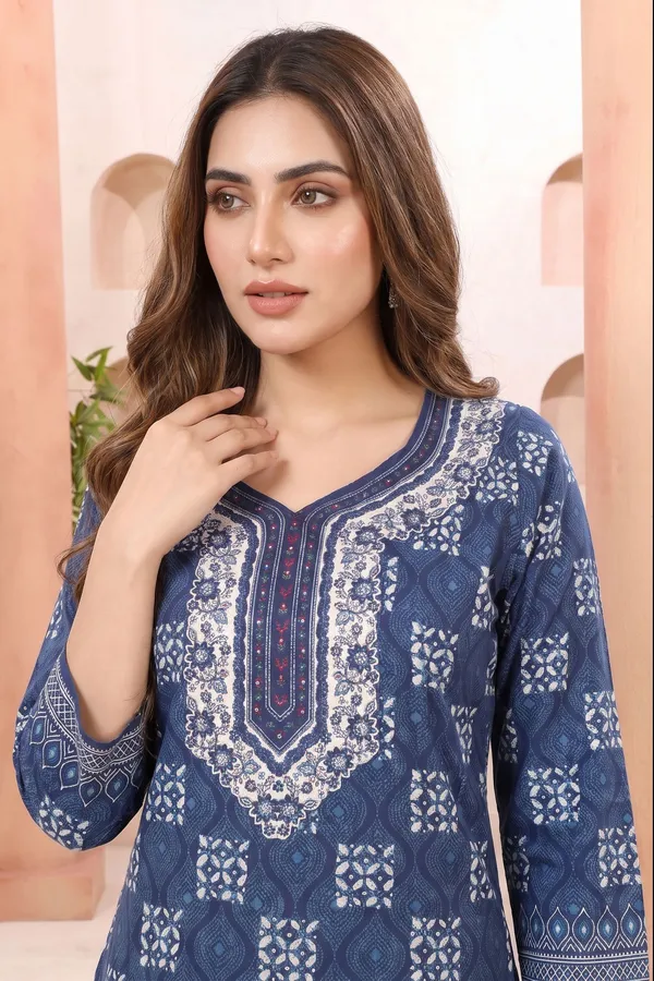 Elegant_Indigo_Cotton_Short_Kurti_with_Round_Neck_Botanical_Block_Print