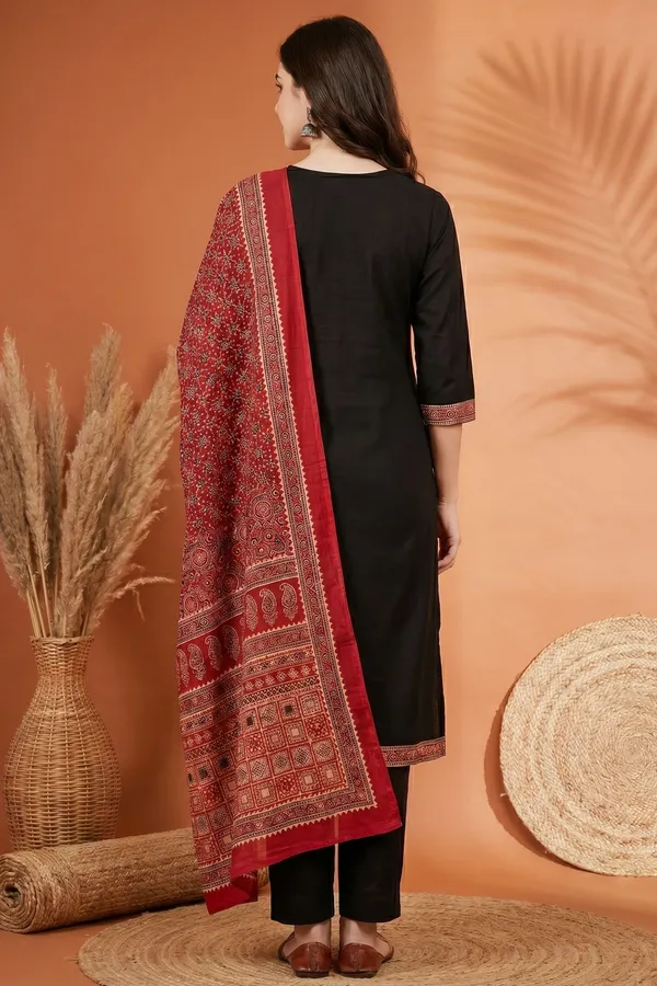 Beauteous_Black_Jaipuri_Cotton_Kurta_Pant_Dupatta_Set_With_Printed_Yoke_And_Dupatta