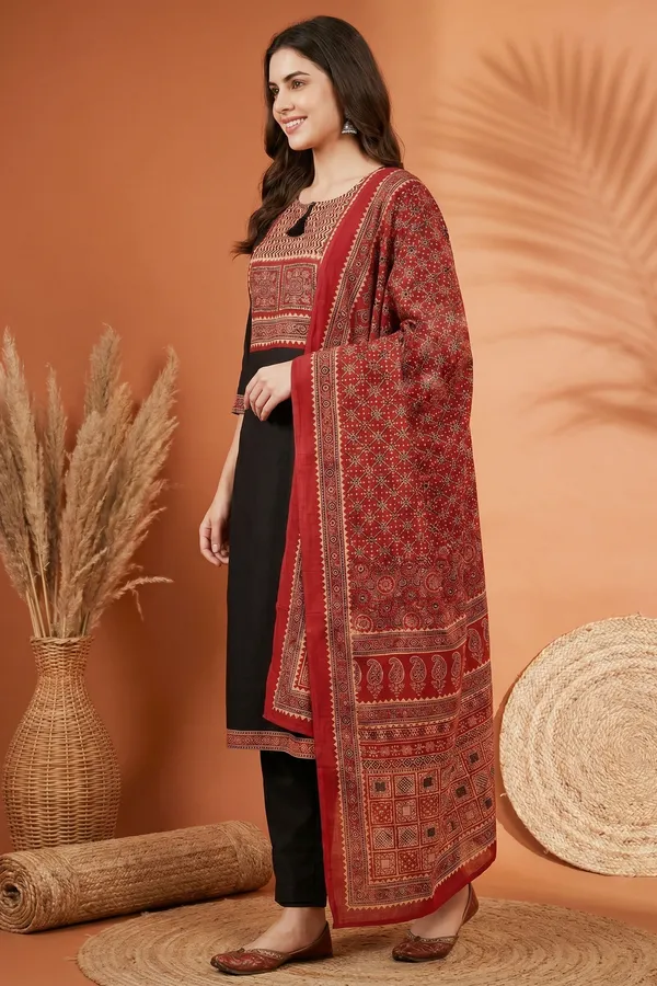 Beauteous_Black_Jaipuri_Cotton_Kurta_Pant_Dupatta_Set_With_Printed_Yoke_And_Dupatta