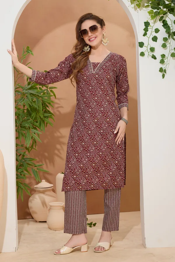 Moonlit_Maroon_V_Neck_Kurti_Pant_Suit_For_Women