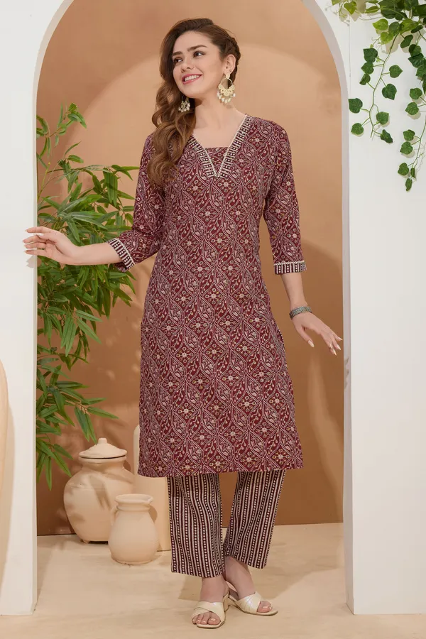 Moonlit_Maroon_V_Neck_Kurti_Pant_Suit_For_Women