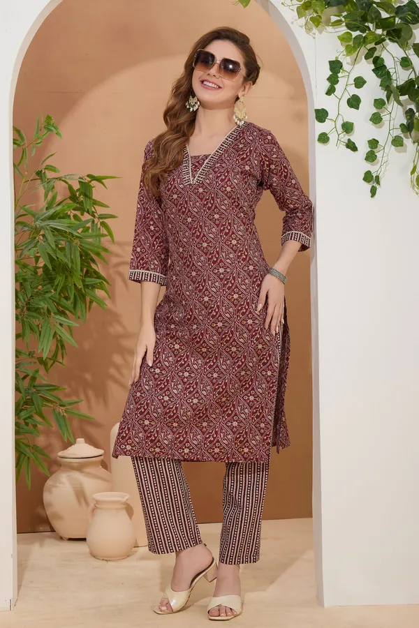 Moonlit_Maroon_V_Neck_Kurti_Pant_Suit_For_Women
