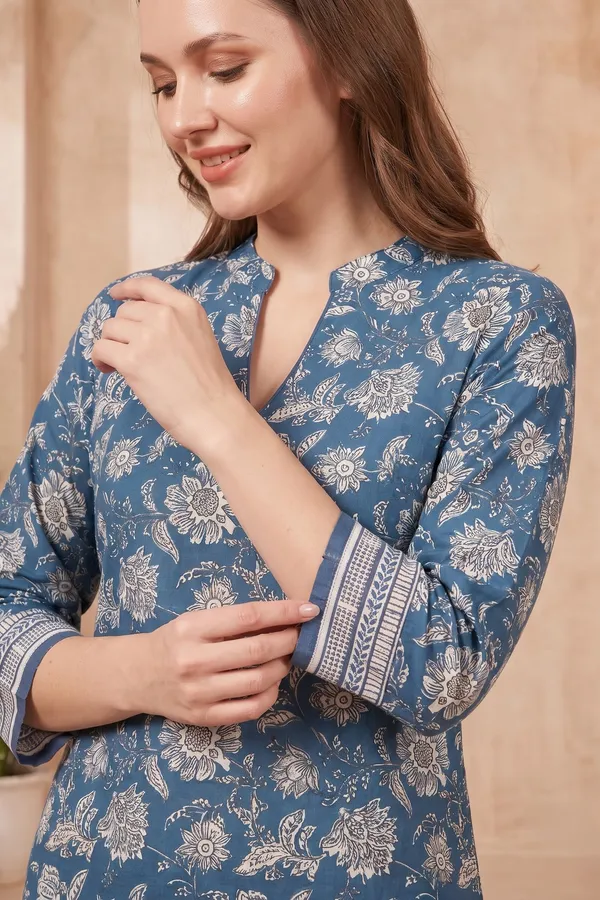 Pretty_Pink_Paisley_Printed_Short_Kurti_with_Red_Floral_Borders
