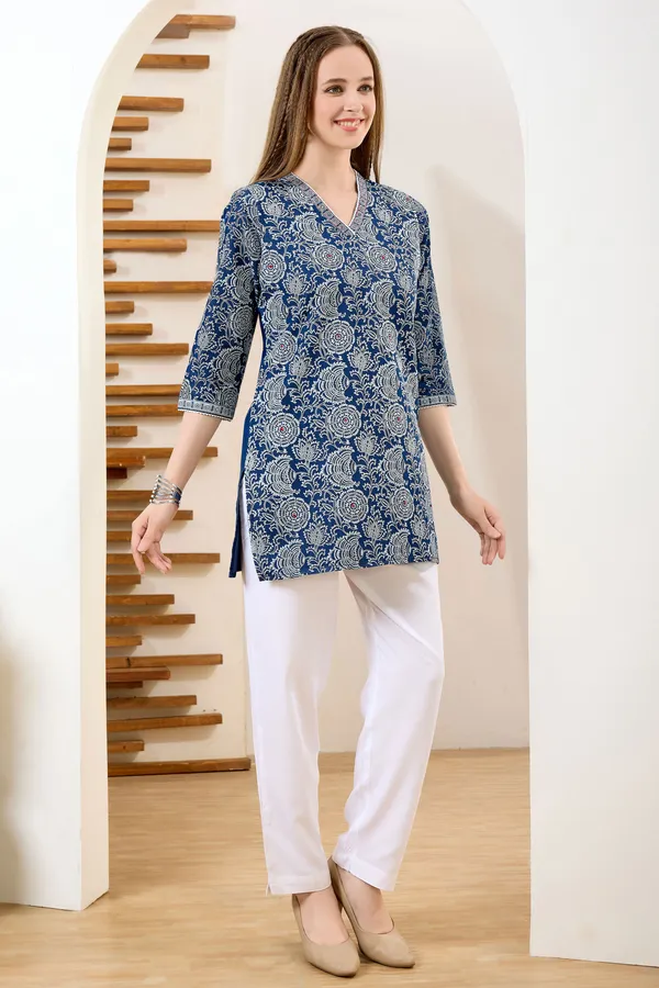 Trendy_Denim_V_Neck_Blue_Ethnic_Print_With_Thread_Work_Short_Tunic