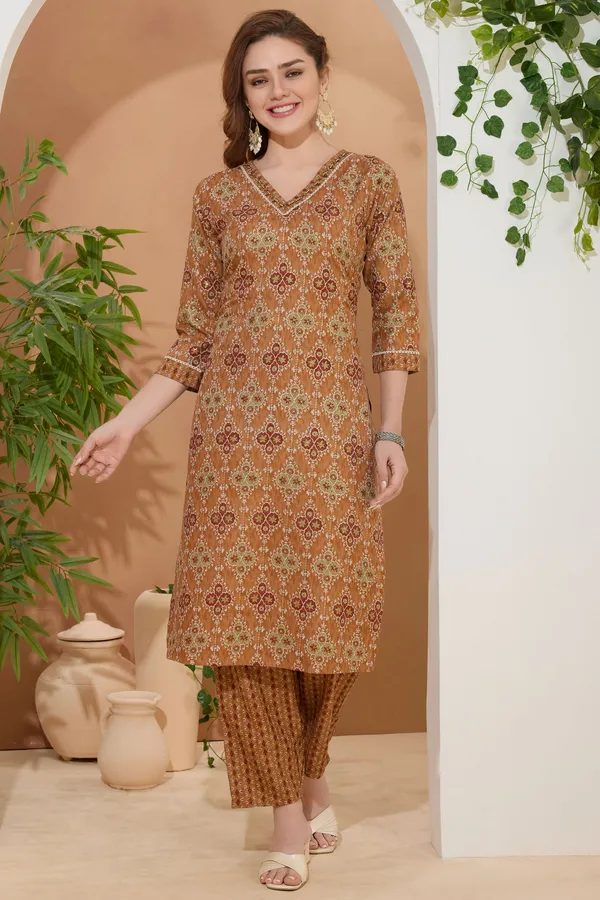 Vibrant_Rust_V_Neck_Kurti_Pant_Suit_For_Women