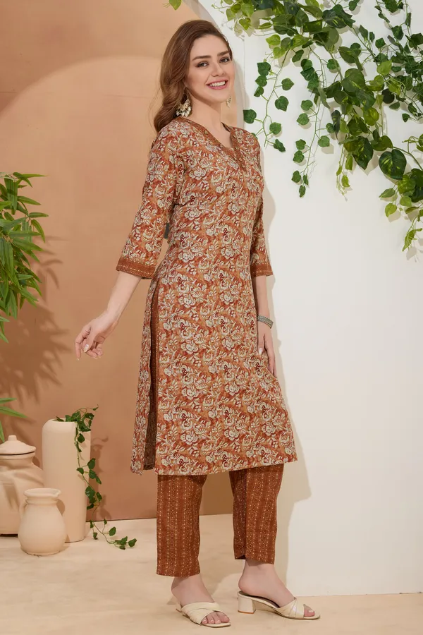Dusty_Rust_V_Neck_Kurti_Pant_Suit_For_Women