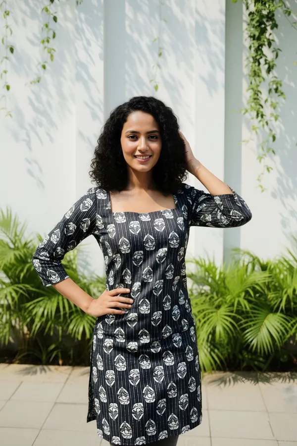 Black_Jaipuri_Print_Kurti_With_Long_Sleeves