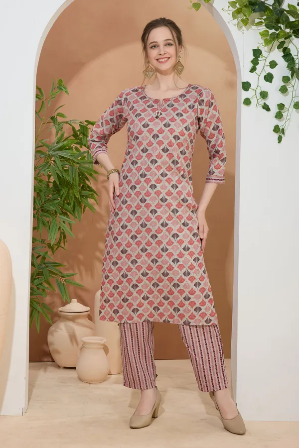 Glossorial_Coral_Round_Neck_Kurti_Pant_Suit_For_Women