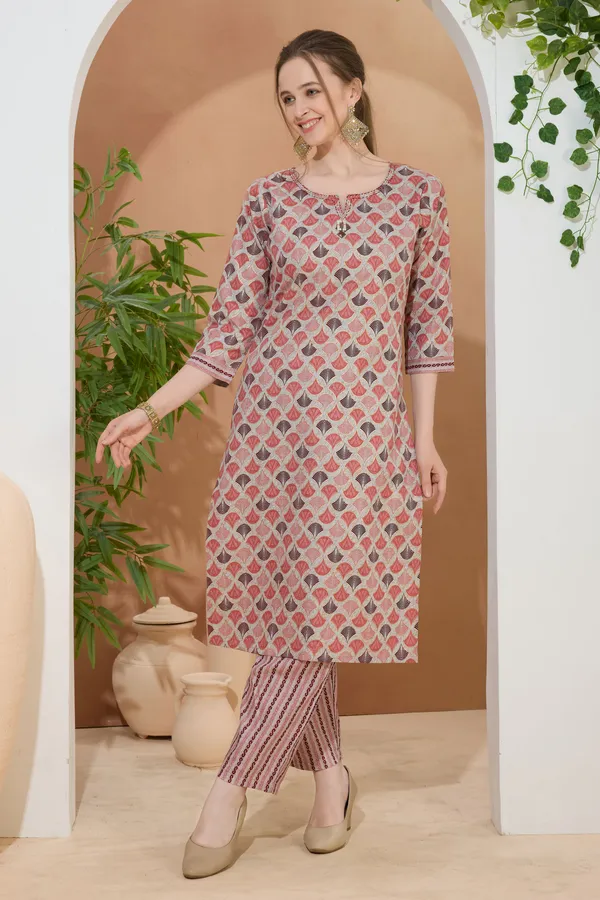 Glossorial_Coral_Round_Neck_Kurti_Pant_Suit_For_Women