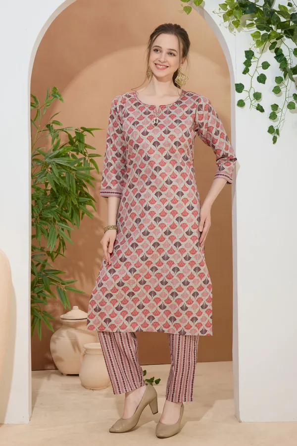 Glossorial_Coral_Round_Neck_Kurti_Pant_Suit_For_Women