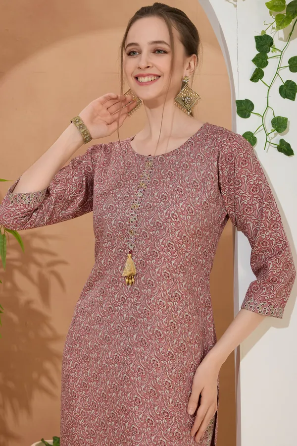 Adorable_Coral_Round_Neck_Kurti_Pant_Suit_For_Women