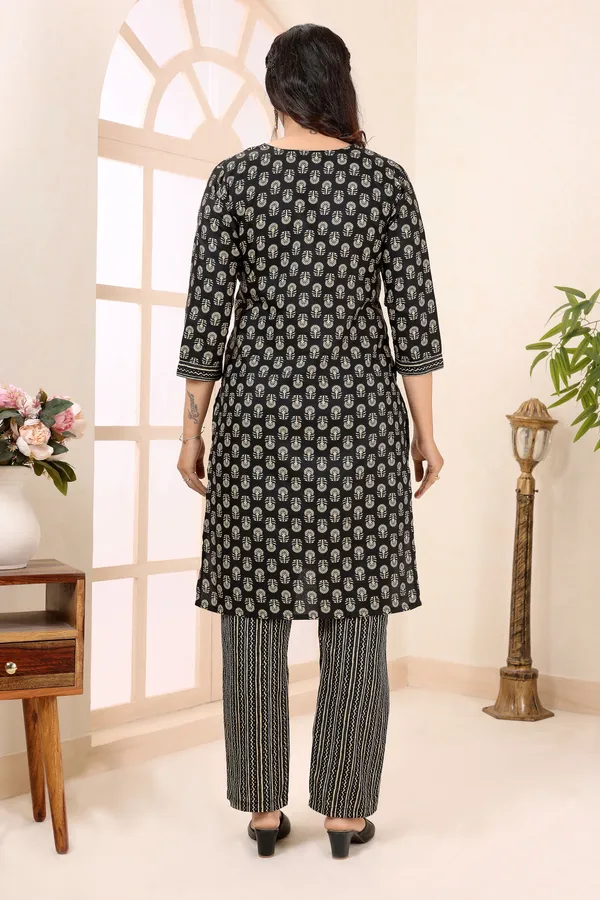 Slick_In_Black_V_Neck_Kurti_Pant_Suit_For_Women