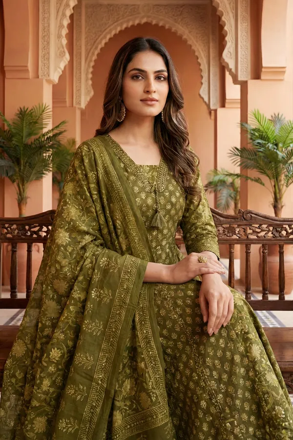 Green_Jaipuri_Print_Cotton_Kurta_Pant_Dupatta_3PC_Set_for_Women