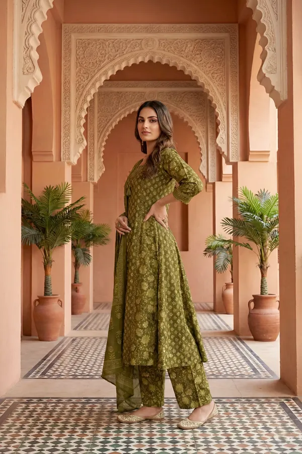 Green_Jaipuri_Print_Cotton_Kurta_Pant_Dupatta_3PC_Set_for_Women