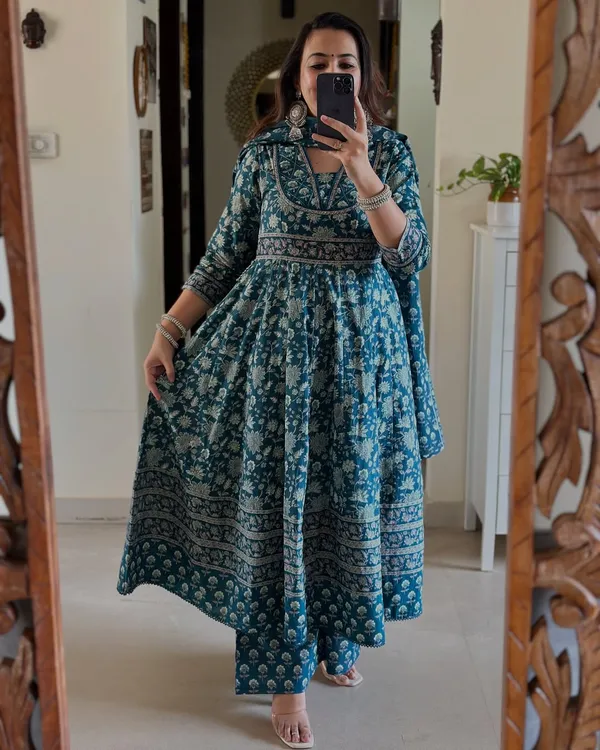 Beautiful_Pure_Cotton_Jaipuri_Jaipuri_Kurta_And_Pant_With_Dupatta