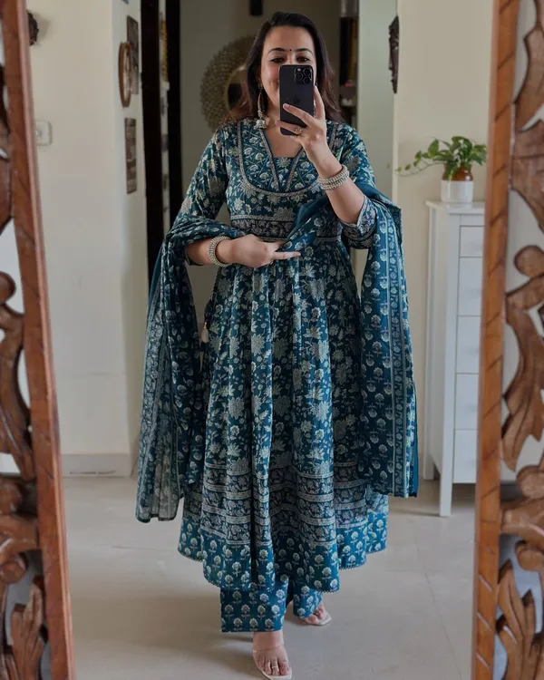 Beautiful_Pure_Cotton_Jaipuri_Jaipuri_Kurta_And_Pant_With_Dupatta