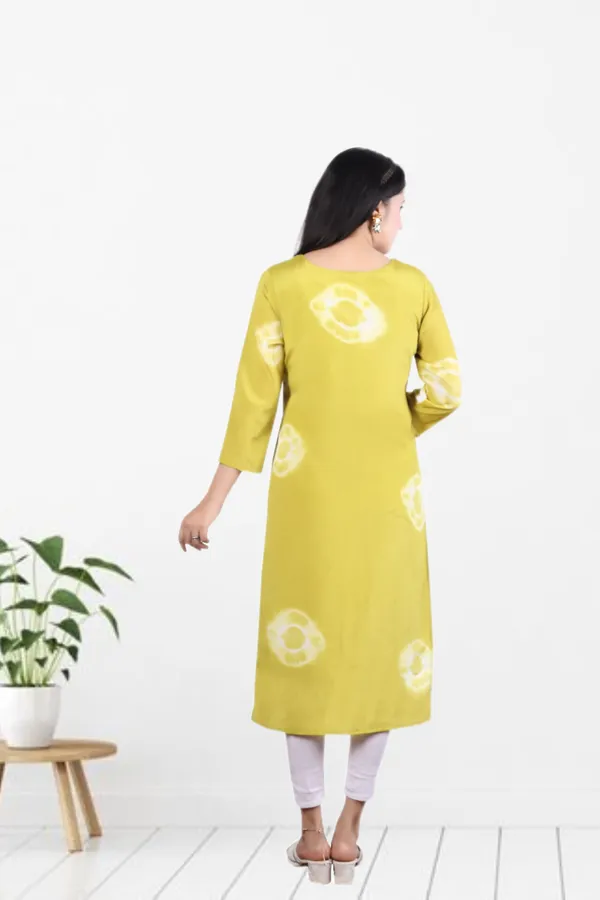 Yellow_Rayon_Embroidered_Regular_Fit_Solid_Jaipuri_Jaipuri_Kurta_For_Women