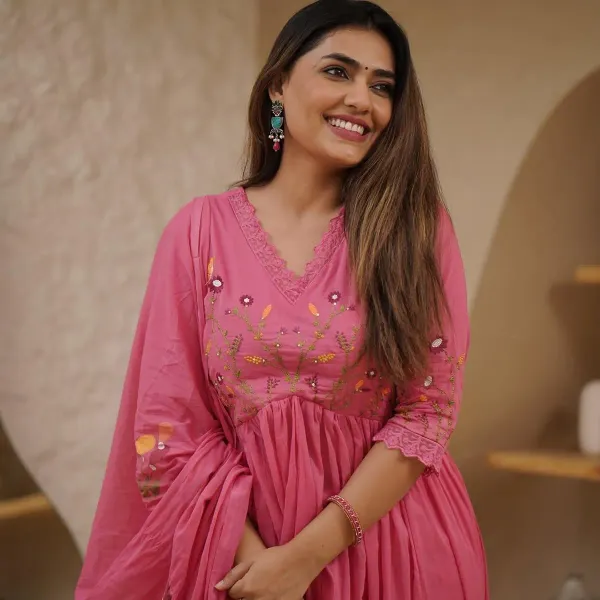 Peach_Pure_Cotton_Jaipuri_Jaipuri_Kurta_and_Pants_With_Dupatta_For_Women