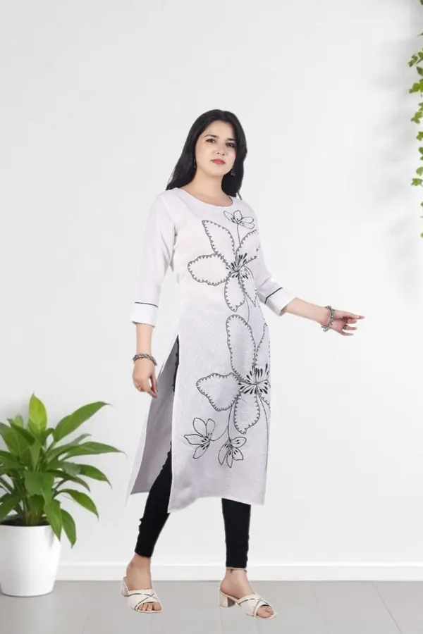 White_Rayon_Embroidered_Regular_Fit_Solid_Jaipuri_Jaipuri_Kurta_For_Women