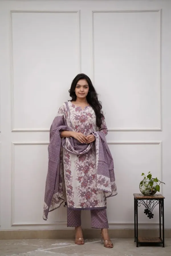Grey_Ethnic_Cotton_Kurti_Pant_With_Dupatta_Set_For_Women
