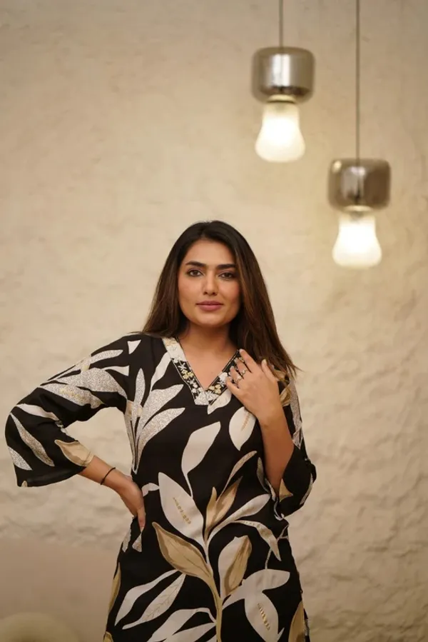 Classic_Black_Kurti_&_Pant_Set_–_Timeless_Ethnic_Elegance_for_Women