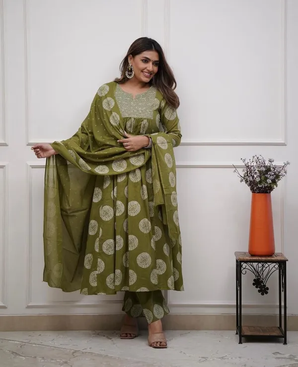 Green_Cotton_Ethnic_Kurti_Pant_&_Dupatta_Set_for_Women_–_Elegant_&_Comfortable