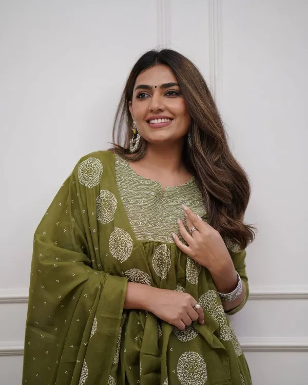 Green_Cotton_Ethnic_Kurti_Pant_&_Dupatta_Set_for_Women_–_Elegant_&_Comfortable