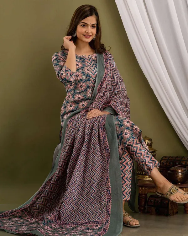 Grey_Ethnic_Cotton_Kurti_Pant_With_Dupatta_Set_For_Women
