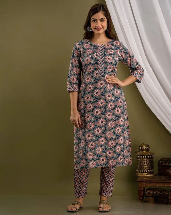 Grey_Ethnic_Cotton_Kurti_Pant_With_Dupatta_Set_For_Women