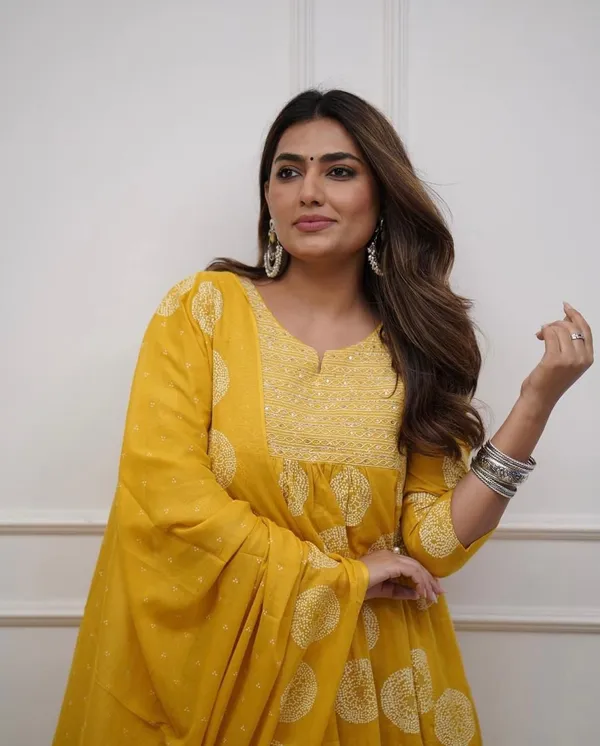 Yellow_Ethnic_Cotton_Kurti_Pant_With_Dupatta_Set_For_Women