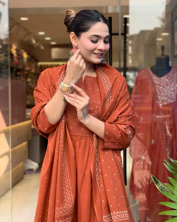 Orange_Ethnic_Cotton_Kurti_Pant_With_Dupatta_Set_For_Women