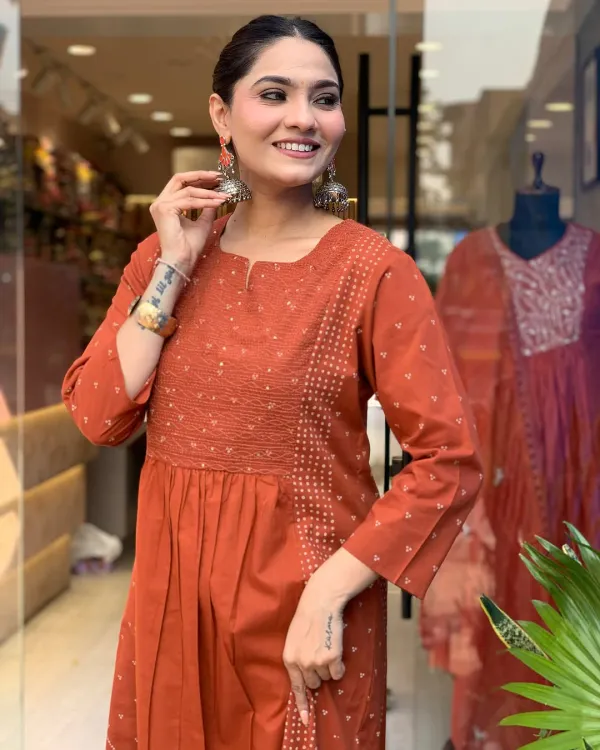 Orange_Ethnic_Cotton_Kurti_Pant_With_Dupatta_Set_For_Women