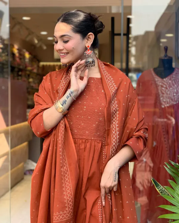Orange_Ethnic_Cotton_Kurti_Pant_With_Dupatta_Set_For_Women