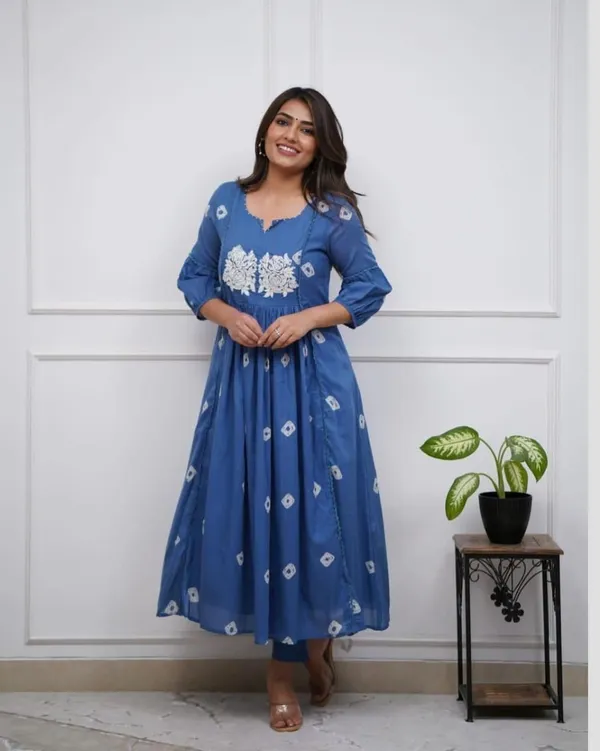 Blue_Ethnic_Cotton_Kurti_With_Pant_Set_For_Women