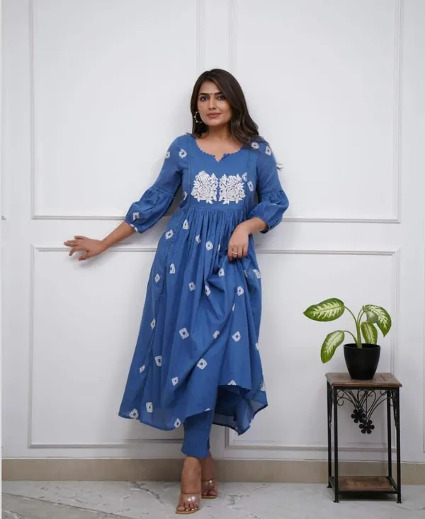 Blue_Ethnic_Cotton_Kurti_With_Pant_Set_For_Women