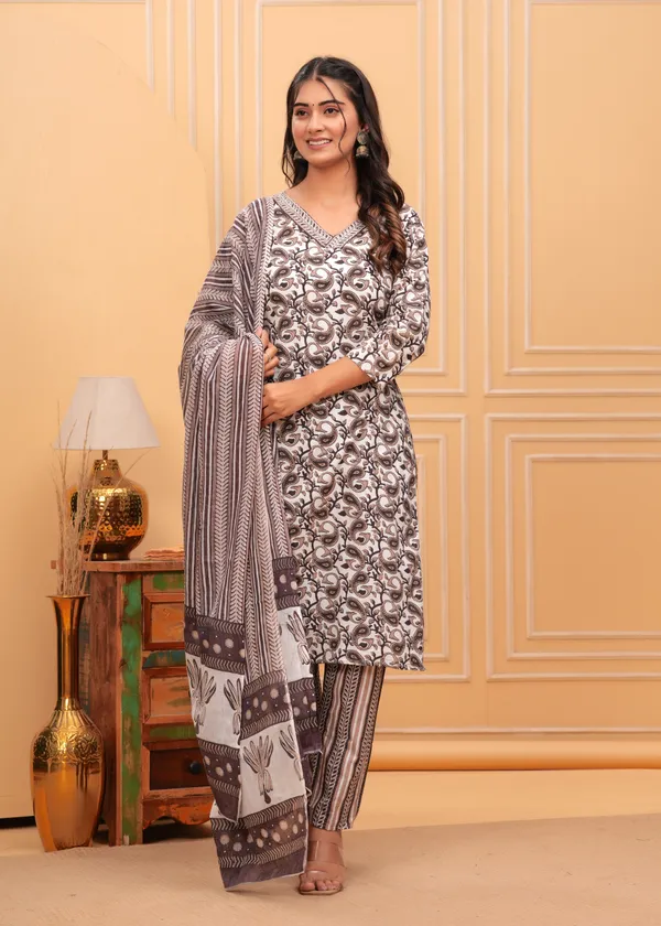 Off-White_Cotton_Ethnic_Kurti_Pant_&_Dupatta_Set_for_Women_–_Elegant_&_Comfortable