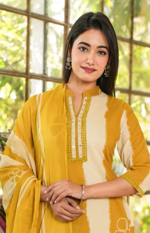 Yellow_Ethnic_Cotton_Kurti_Pant_With_Dupatta_Set_For_Women