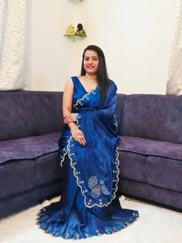 Dark_Blue_Fandy_Chiffon_Saree_with_Unstitched_Blouse_Piece