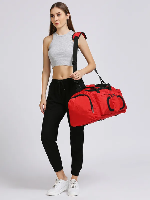 Red_Polyester_Travel_Duffle_Bag_For_Unisex